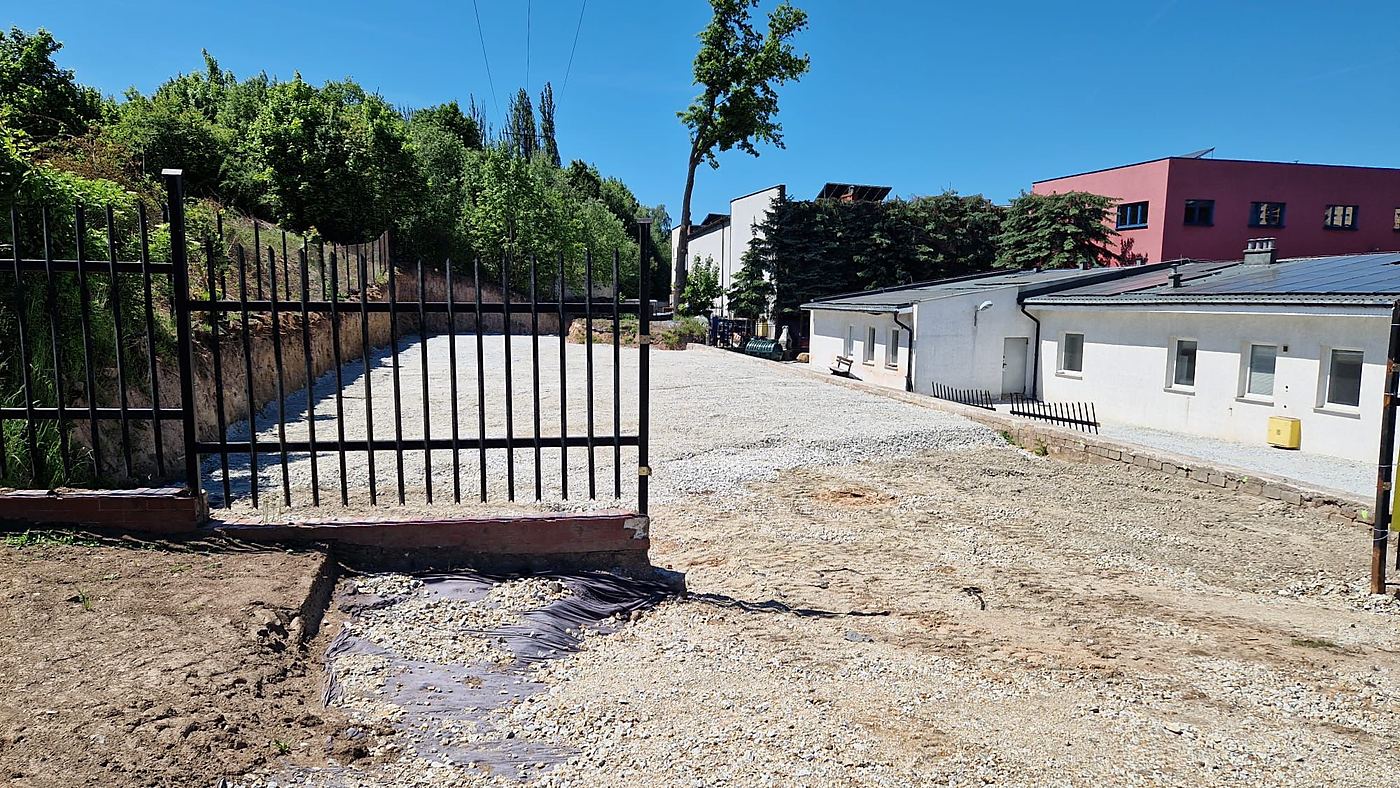 Parking – wjazd i brama